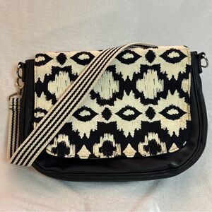 Thirty One Interchangeable Black Shoulder Bag w/ Aztec Pattern Flap Zipper Top